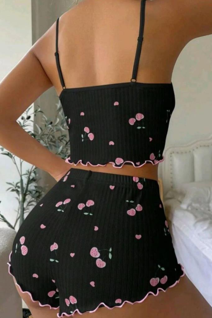 Kadın Pembe Kiraz Desenli Askılı Şortlu Pijama Takım