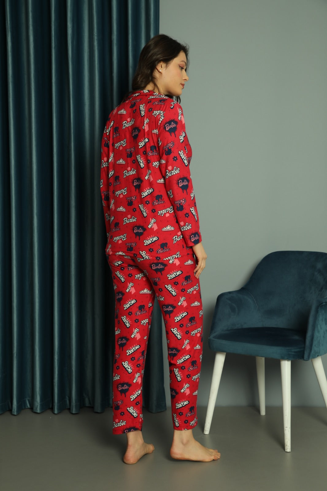 Kadın Barbie Desenli Düğmeli Kısa Kollu Pijama Takımı