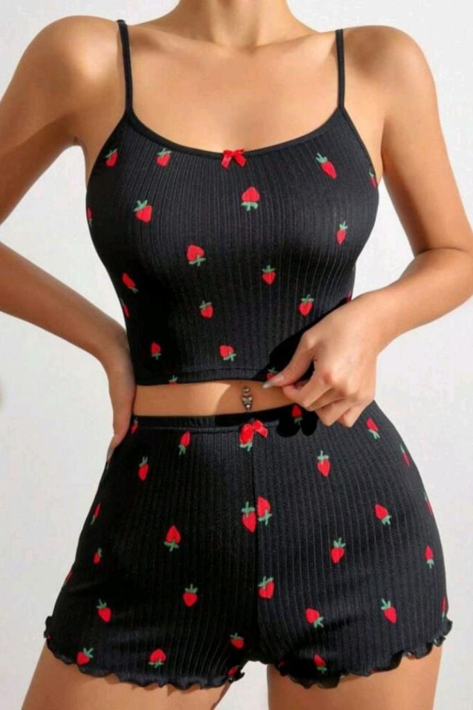 Kadın Siyah Çilek Desenli Seksi Gecelik Takım